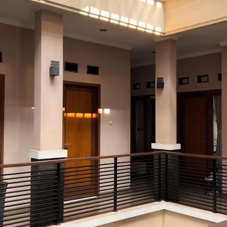 Hens Guesthouse Syariah Gadobangkong Eksteriør bilde