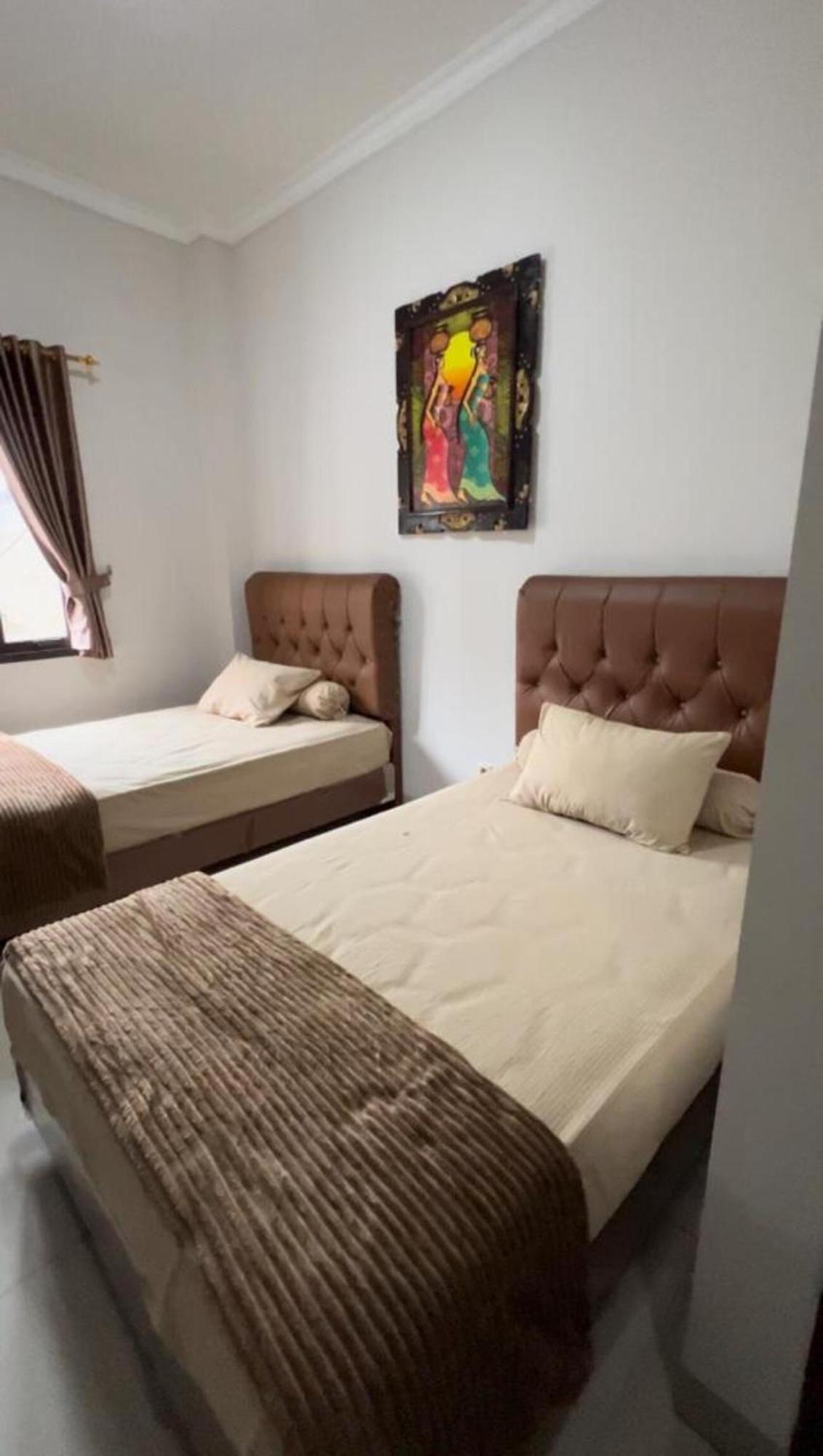 Hens Guesthouse Syariah Gadobangkong Eksteriør bilde